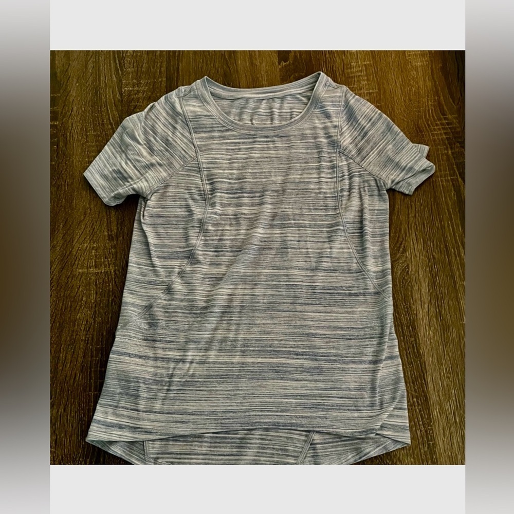 Lululemon Make Miles Count SS Tee 6 Light Silver Flawless EUC yoga athleasure​​